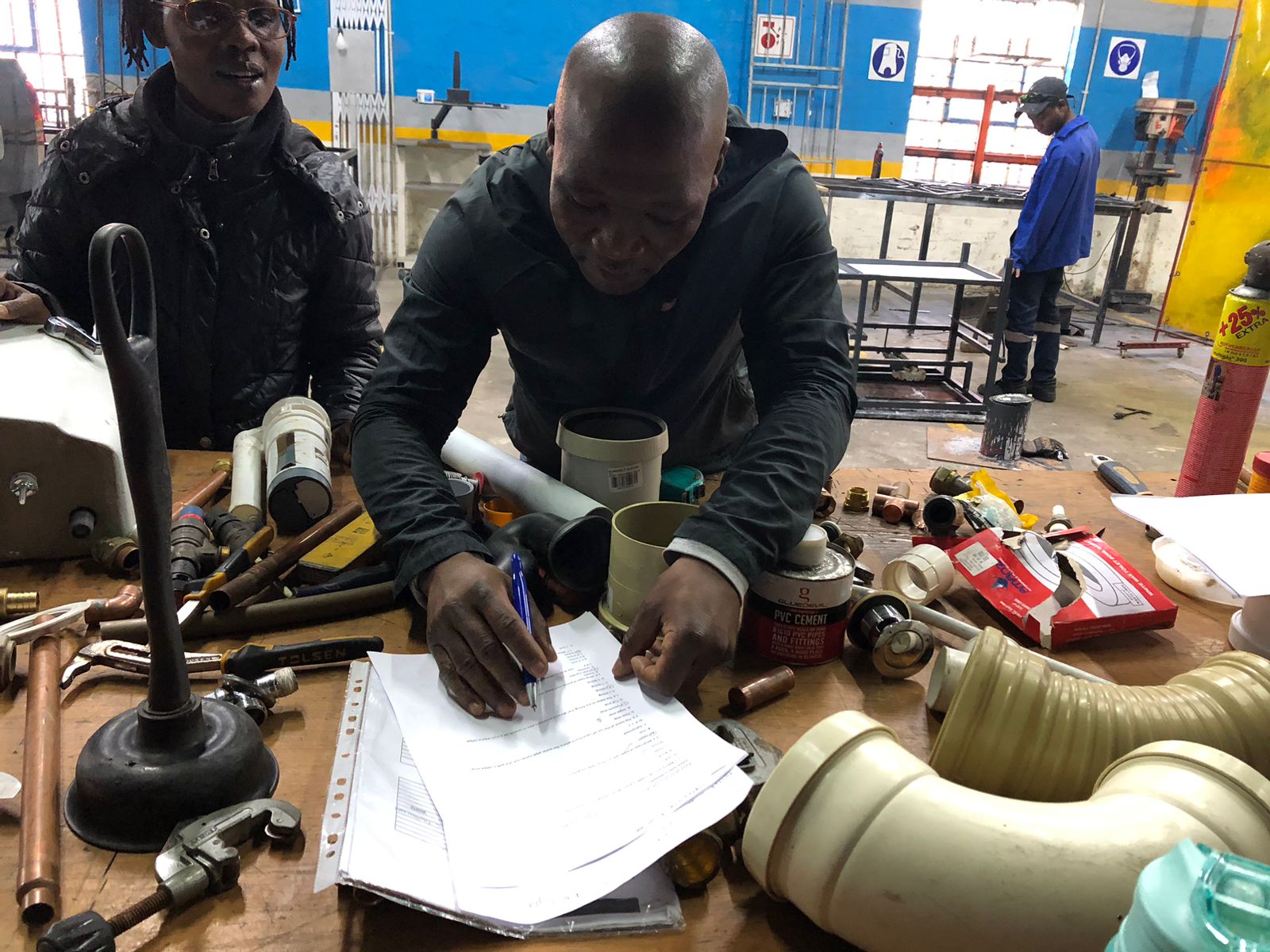 Students participating in skills training and mentorship activities (05)