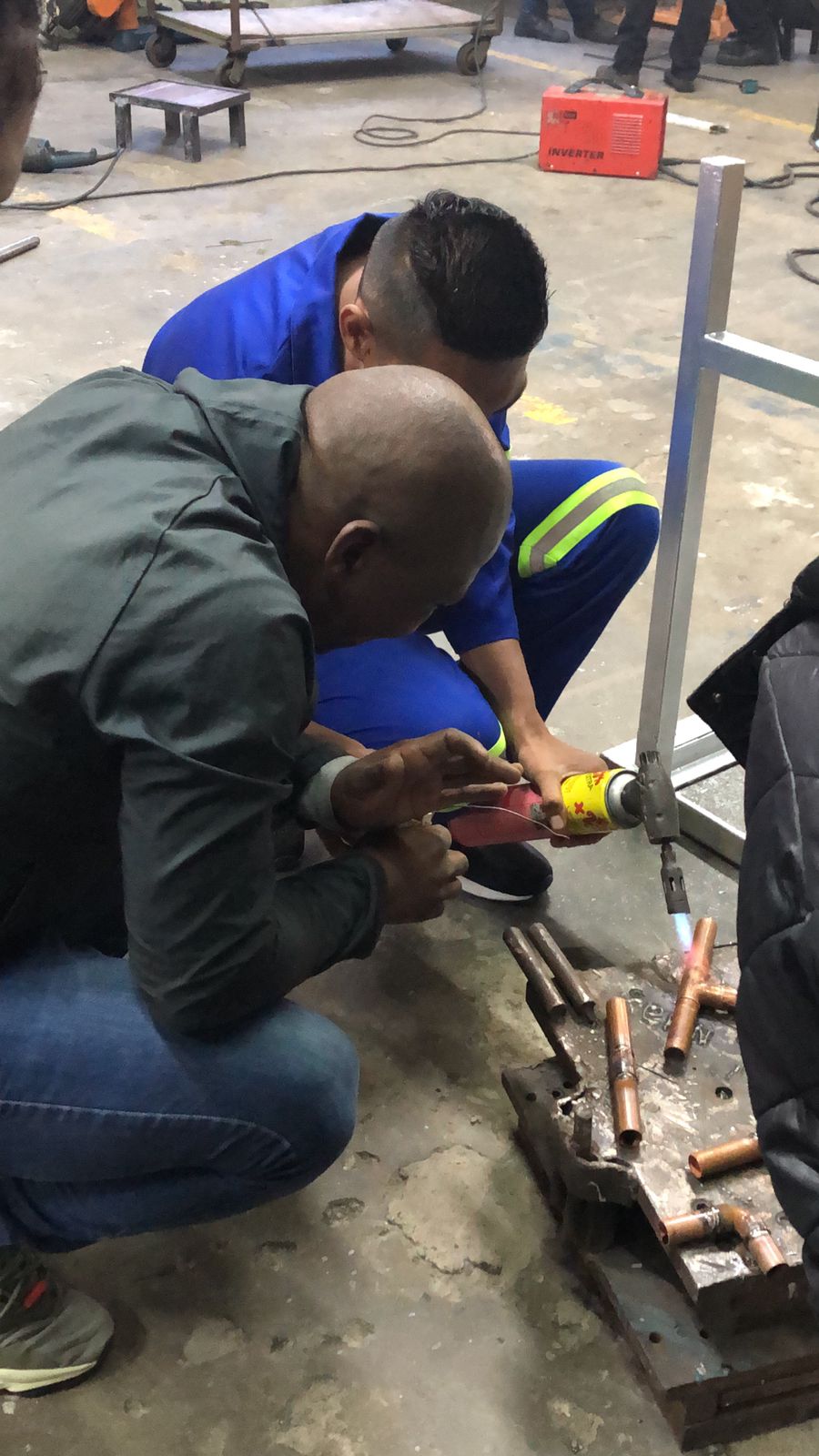 Students participating in skills training and mentorship activities (07)